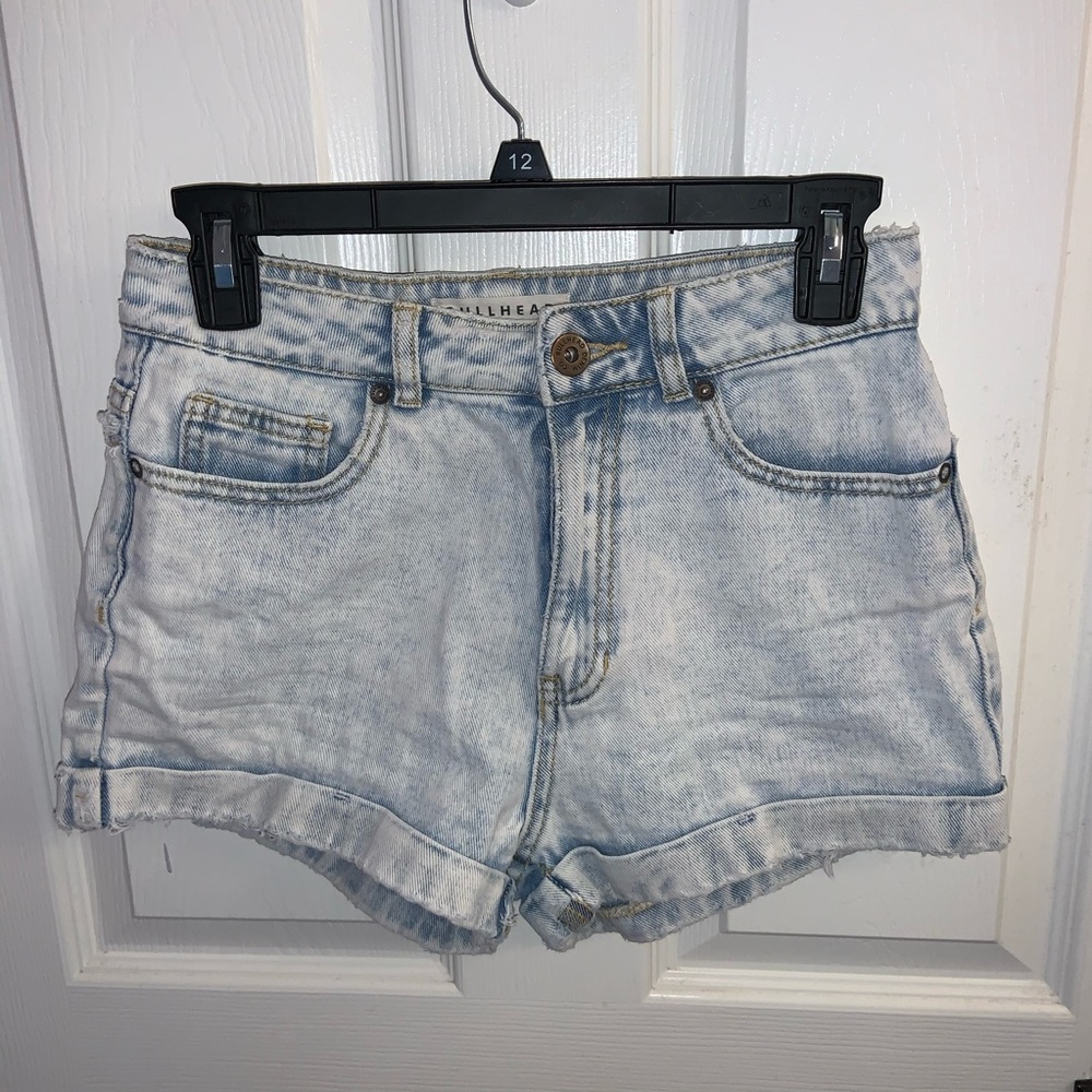 bullhead light acid wash short